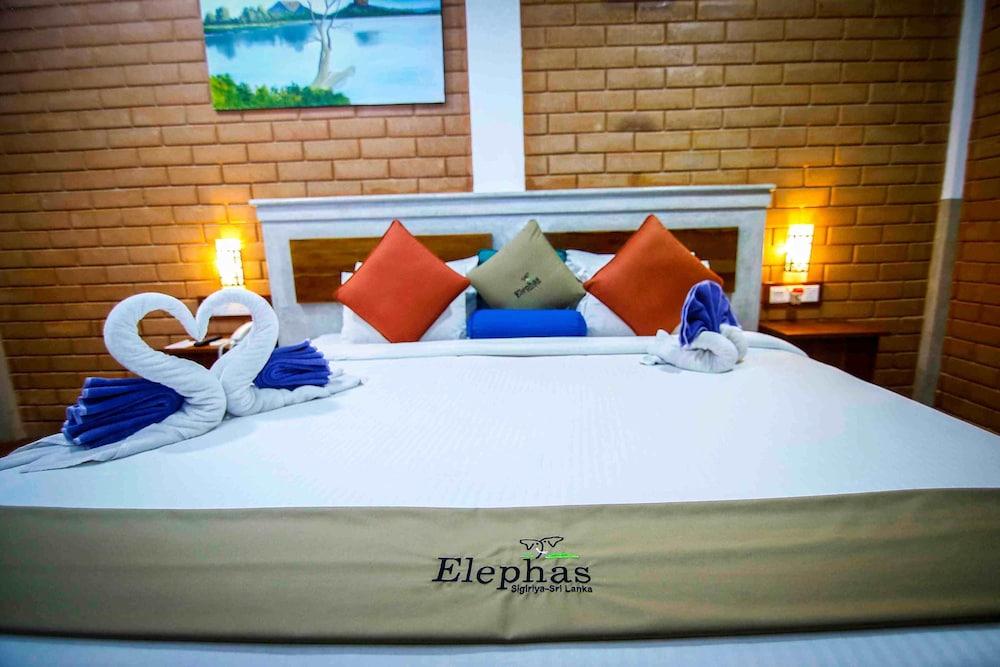 Elephas Resort Сігірія Екстер'єр фото