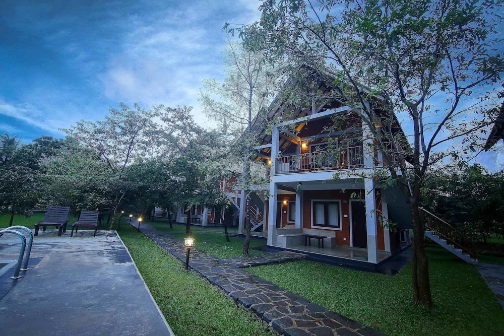 Elephas Resort Сігірія Екстер'єр фото
